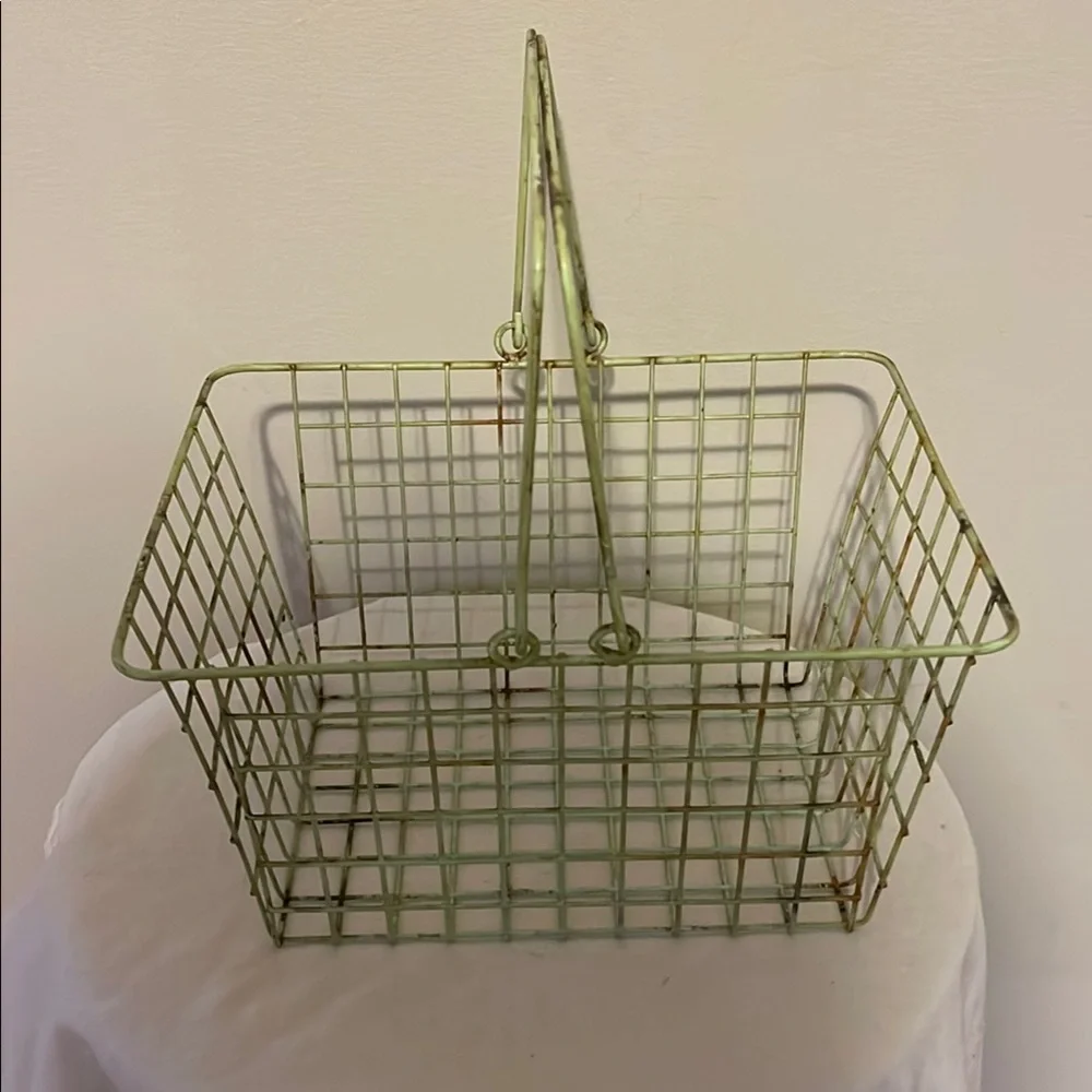 Wire Farm Egg Basket Vintage Storage Handles Rare Old Shopping Metal Oyster - Picture 2 of 7